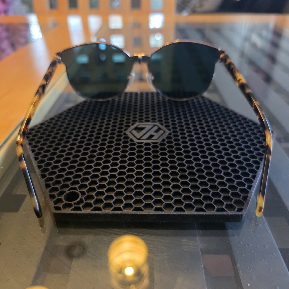Karen Walker Star Sailor Superstar Sunglasses - Rose Gold Frame - Picture 3 of 6